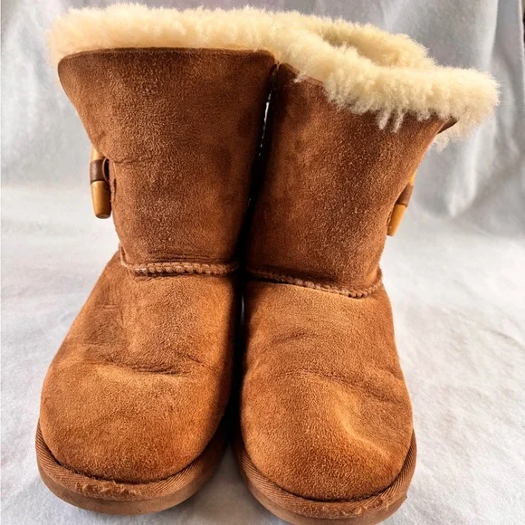 UGG Tan Kids Boots Size 3 - Picture 1 of 4
